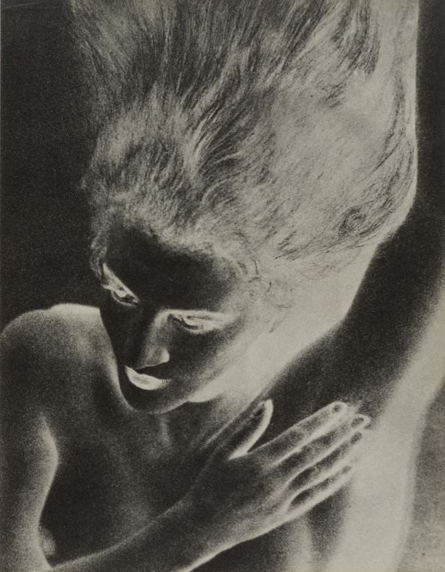 Jacqueline, 1930
