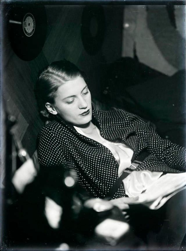 Lee Miller, 1930