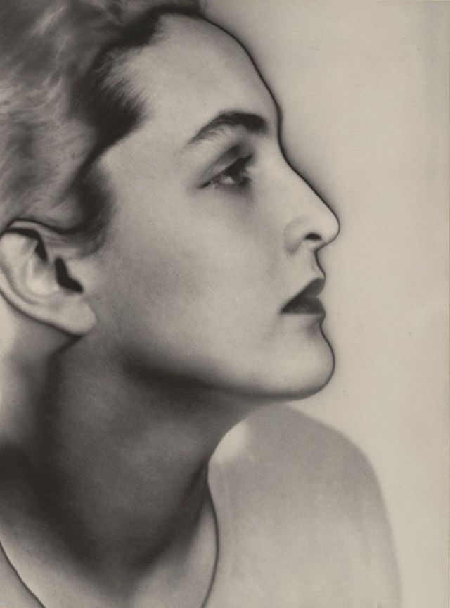 Méret Oppenheim, 1932