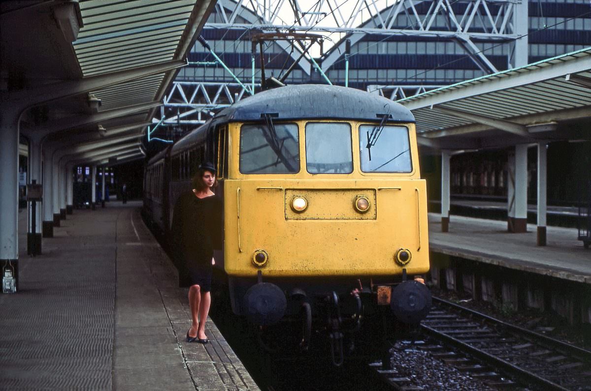 Manchester Railways in the 1980s: Stunning Atmospheric Shots of Manchester’s Trains by David Rostance