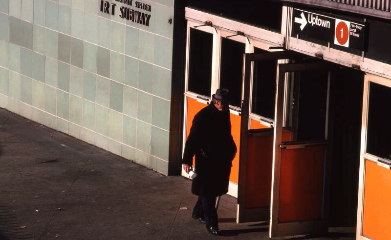 Subway entrance, Manhattan, 1978