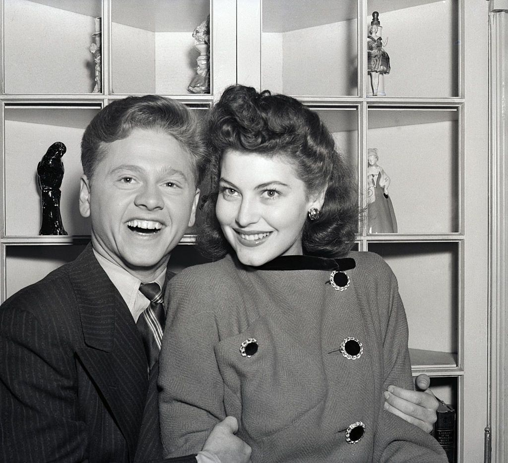 Mickey Rooney with 18-year-old Ava Gardner, announcing their engagement.