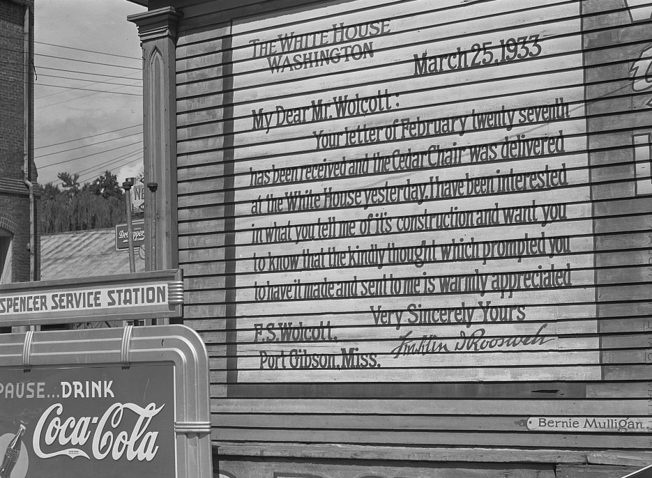 Facsimile of a letter written by President Roosevelt to a resident painted on the side of a building. Port Gibson, Mississippi, August 1940