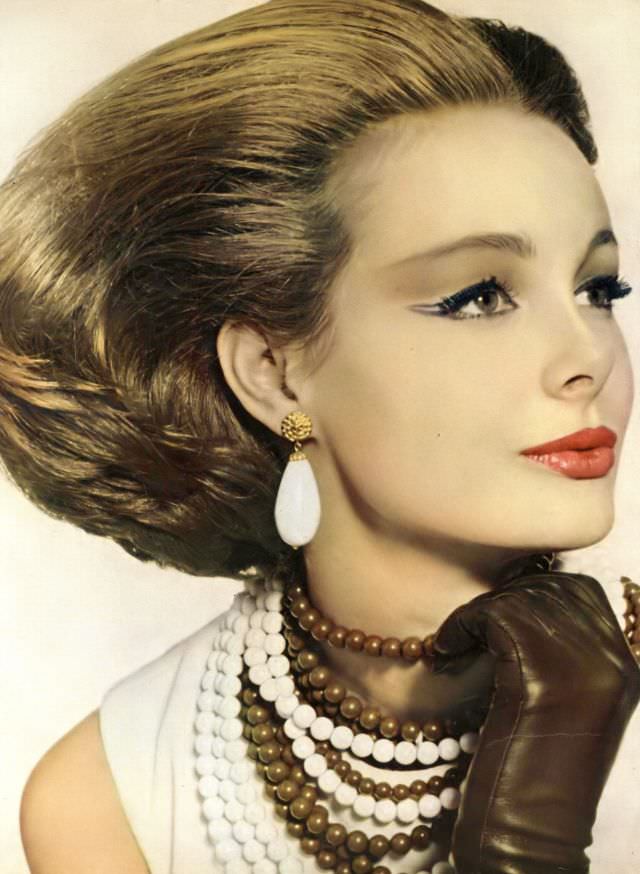 Monique Chevalier, April 1962