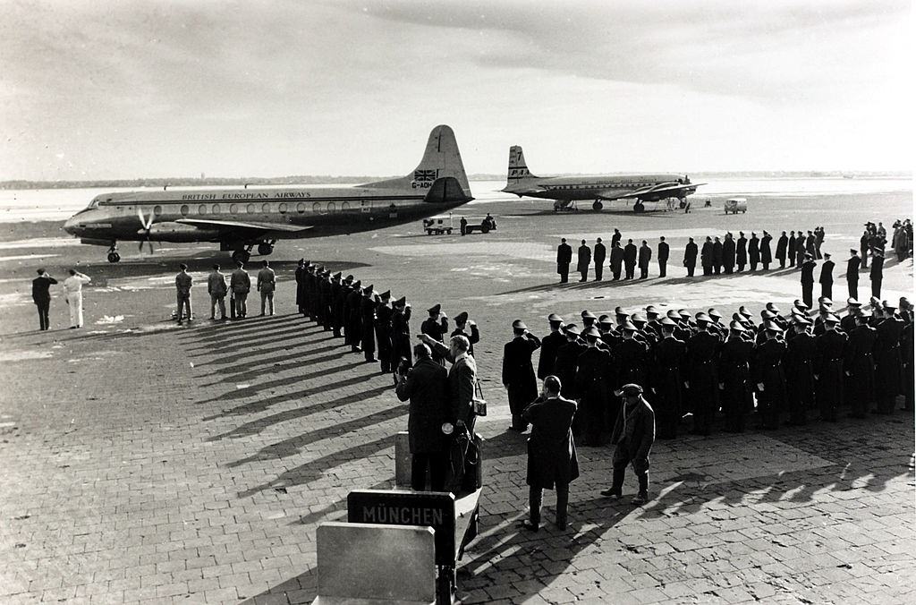 The B.E.A. aircraft carrying the coffins of the victims of the crash at Munich. 11th February 1958