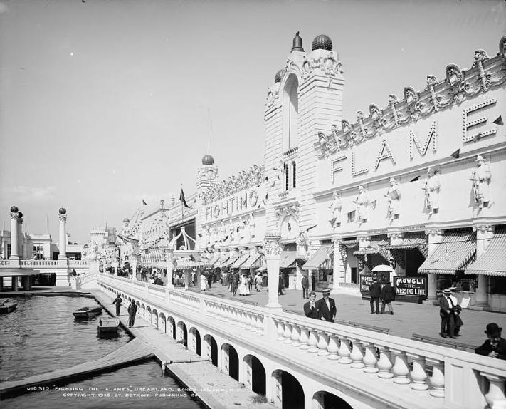 Fighting flame, NYC, 1905