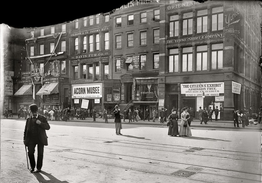 The Acorn Musee, 14th Street and Union Square West