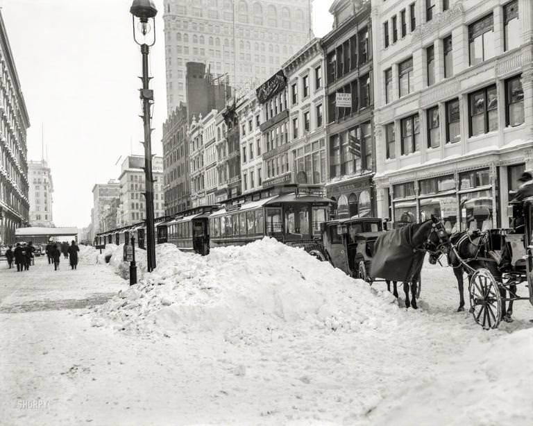 Winter in 1905 was snowy and chilly. 23rd street.