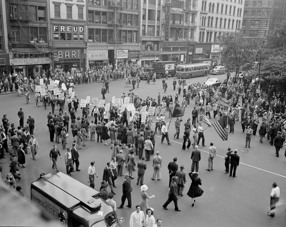 Crowds gather in Madison Square.