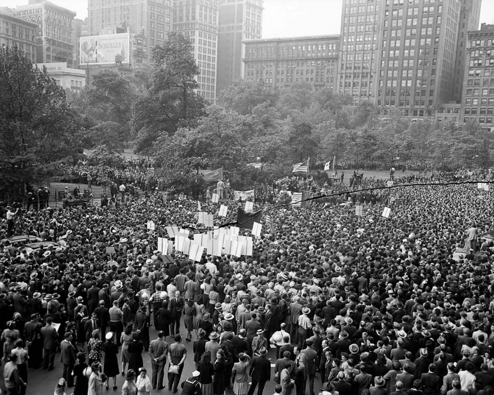 Thousands gather for a rally in Madison Square.