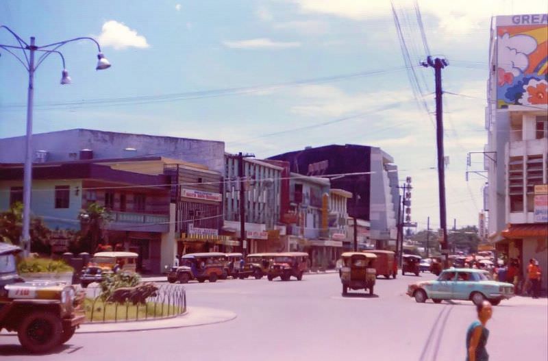 Traffic circle where Manila Avenue runs into Rizal Avenue