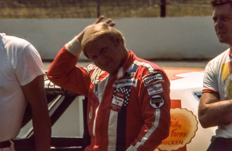 Cale Yarborough grooms his hair