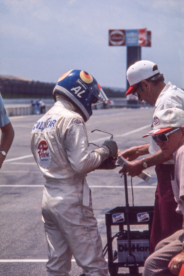 Al Loquasto gets ready before the race