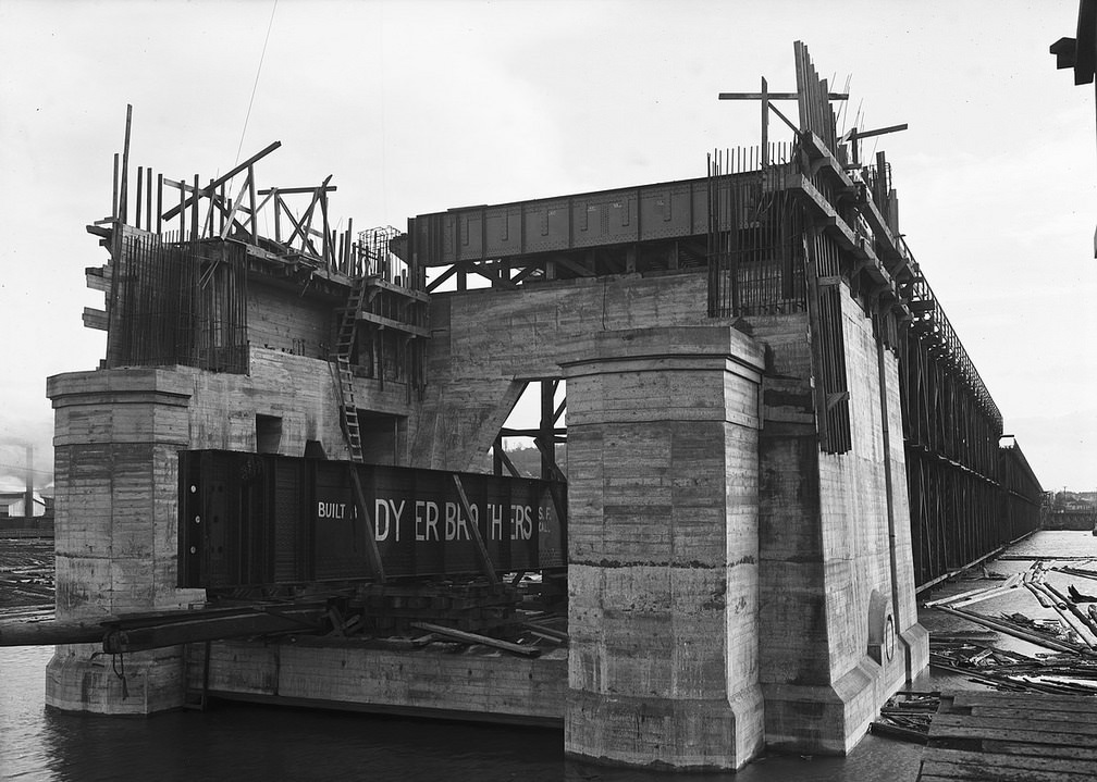 Ballard Bridge under construction, 1916