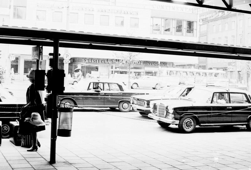 Taxi station on Vasagatan in front of Centralen in Stockholm, 1966