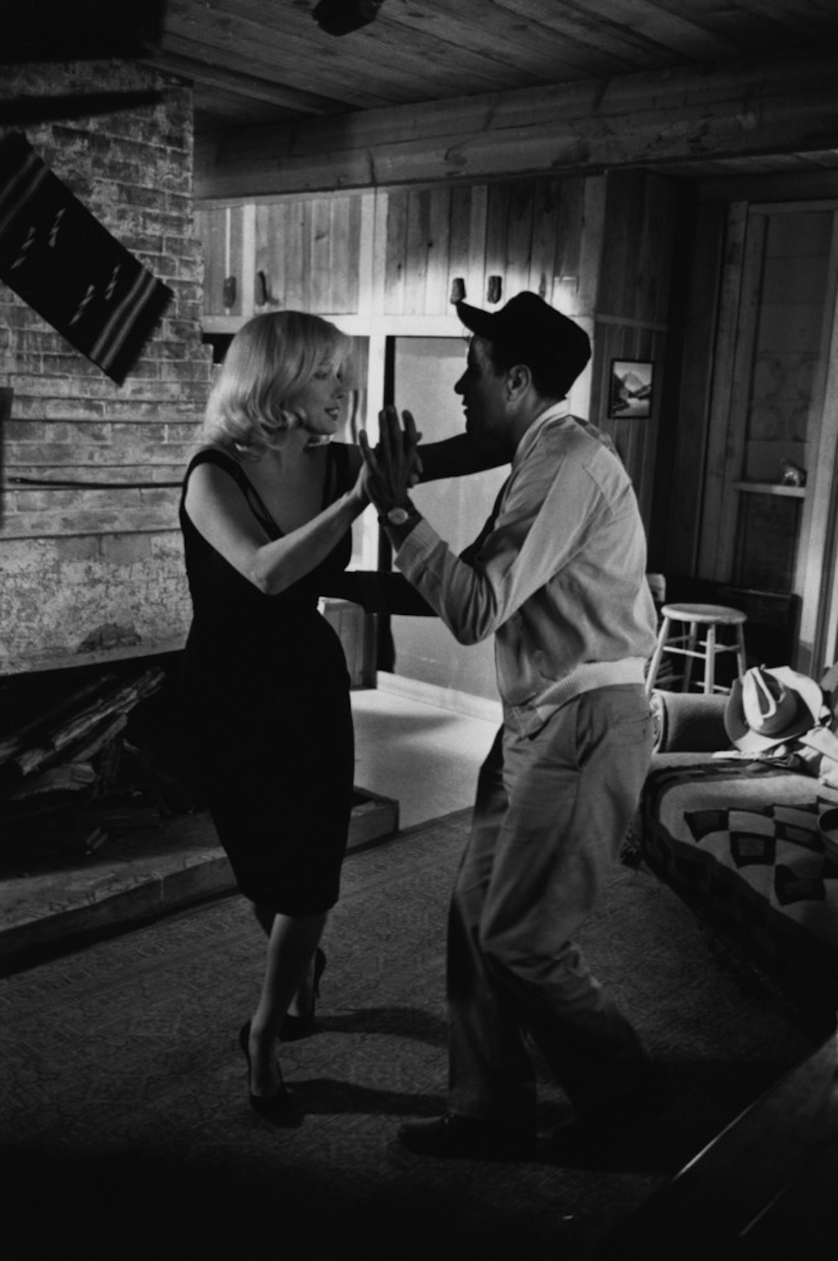 Marilyn Monroe and Elie Wallach on the set of “The Misfits”
