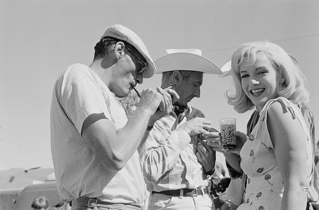 Marilyn Monroe with Eli Wallach on the set of 'The Misfits'