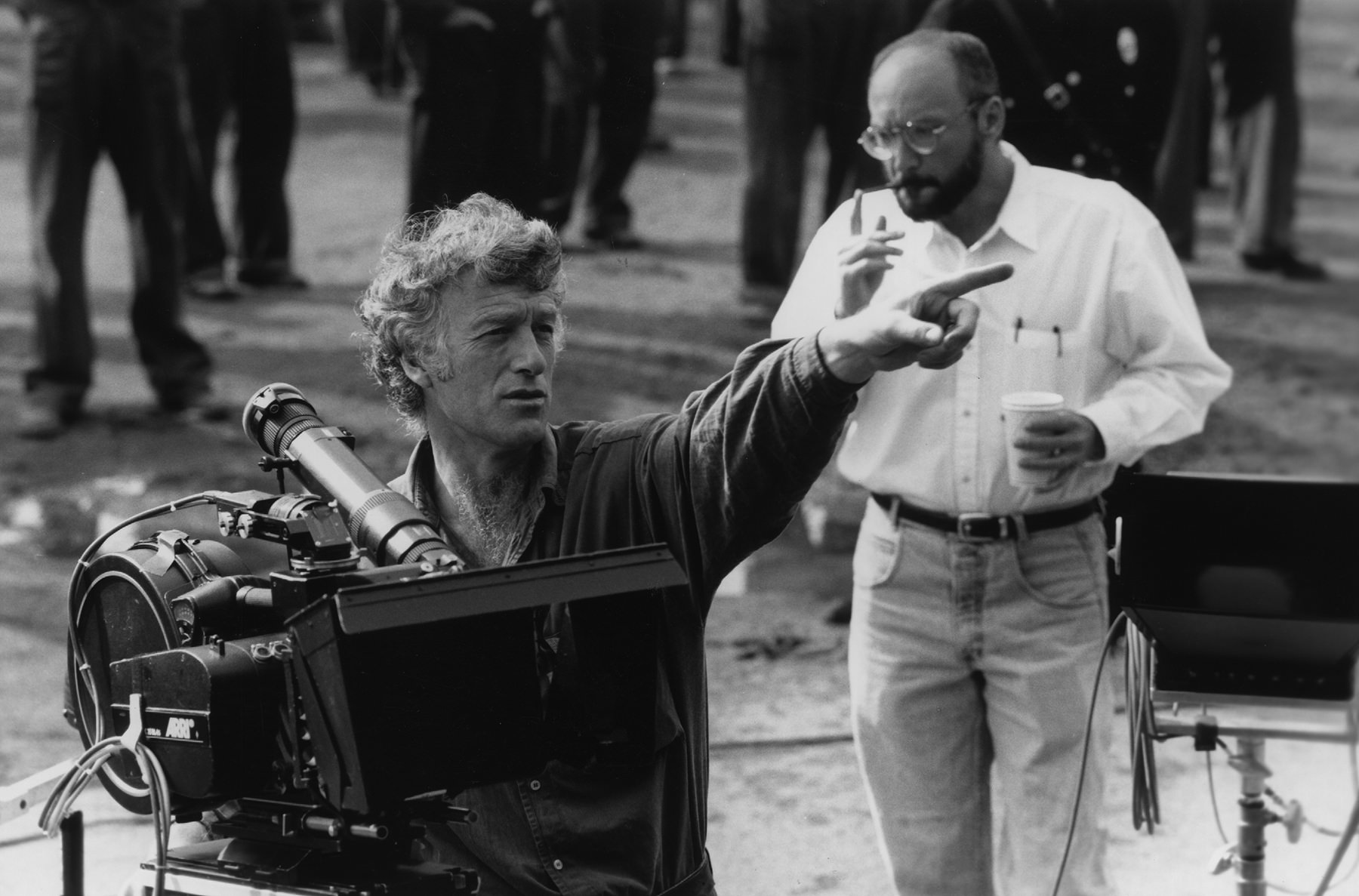 Deakins and Darabont plot a shot on location.