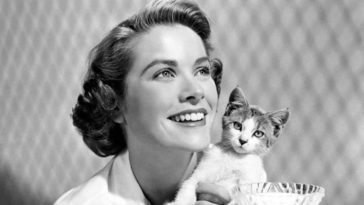 Classic Actress with Their Beloved Cats