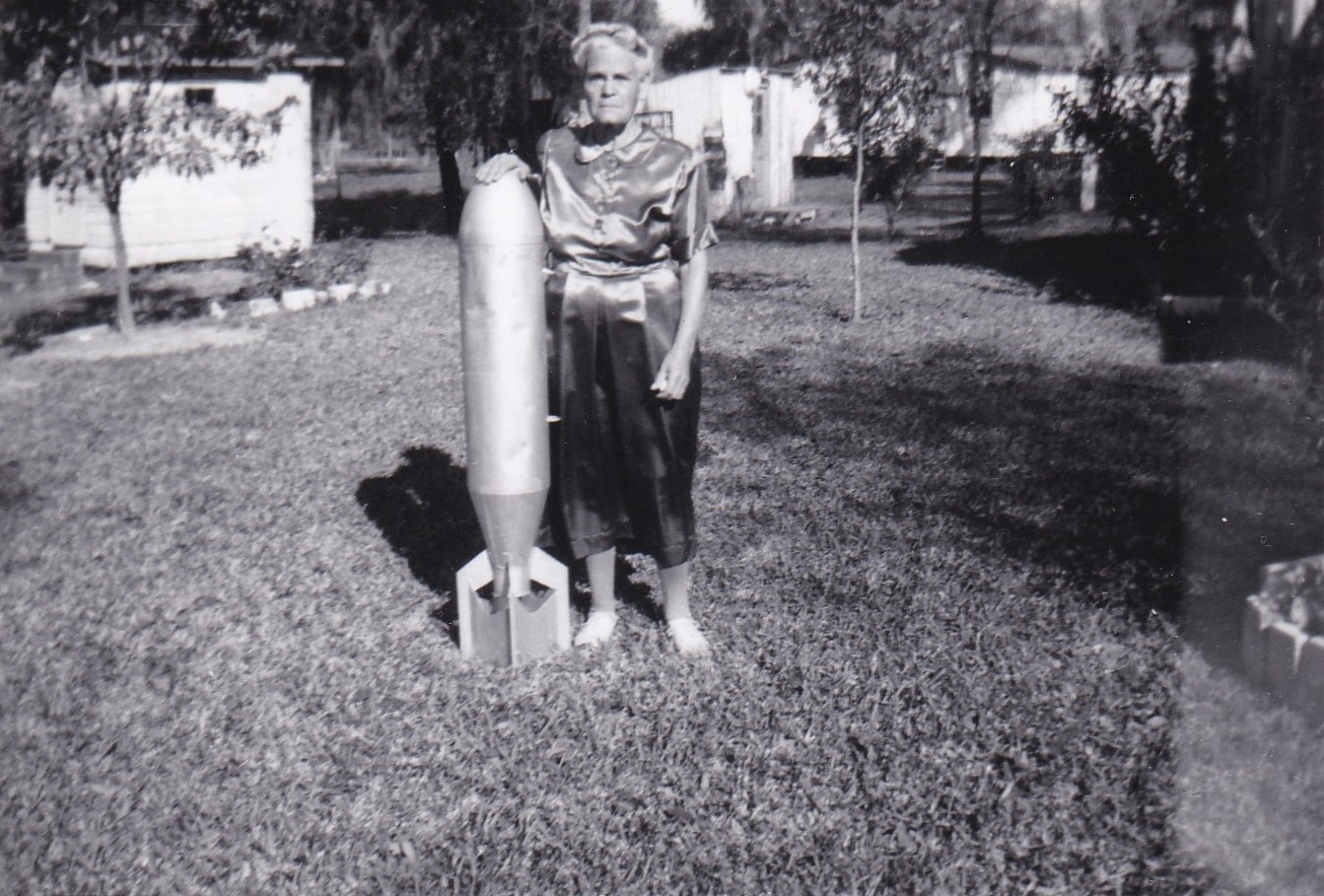 Hilarious Vintage Photos of Women Posing with Funny Objects and Signs