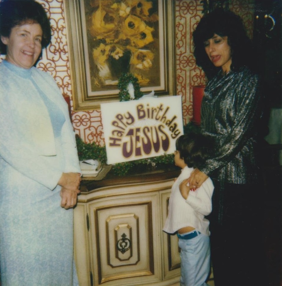 Hilarious Vintage Photos of Women Posing with Funny Objects and Signs