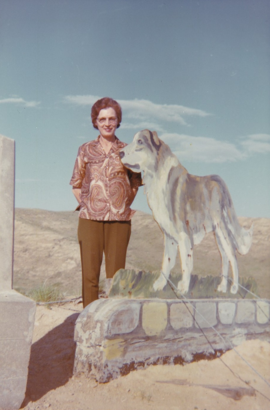 Hilarious Vintage Photos of Women Posing with Funny Objects and Signs