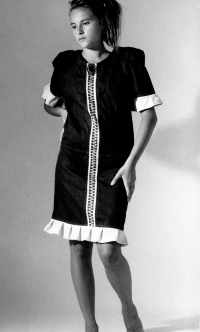 Rare Modeling Photos of Young Melania Trump When She was Only Sixteen