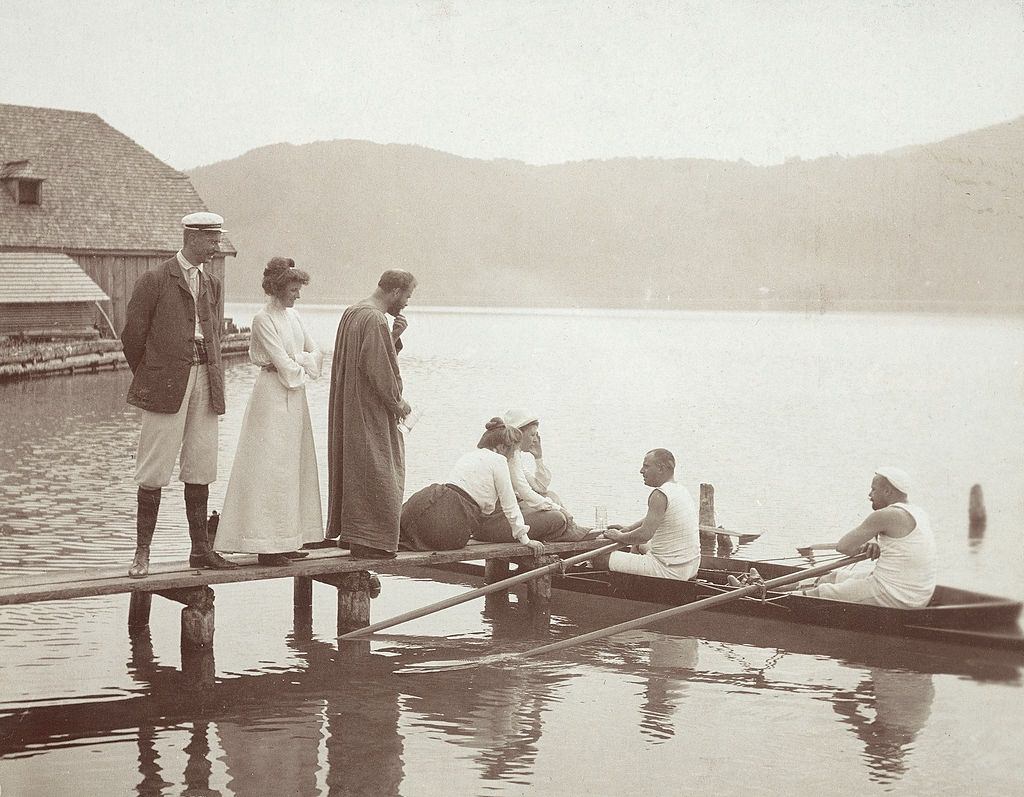Gustav Klimt with his friends on the landing stage of the villa Paulick in Seewalchen at the Attersee lake, next to him Emilie Floege, 1907.