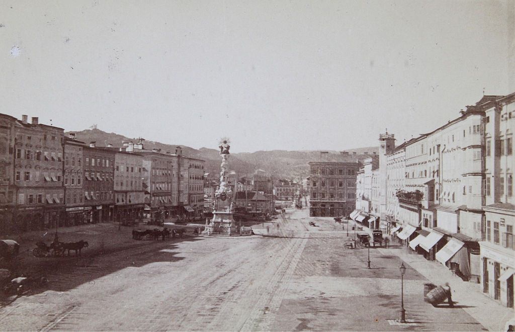 The Main Square of Linz, 1900s.