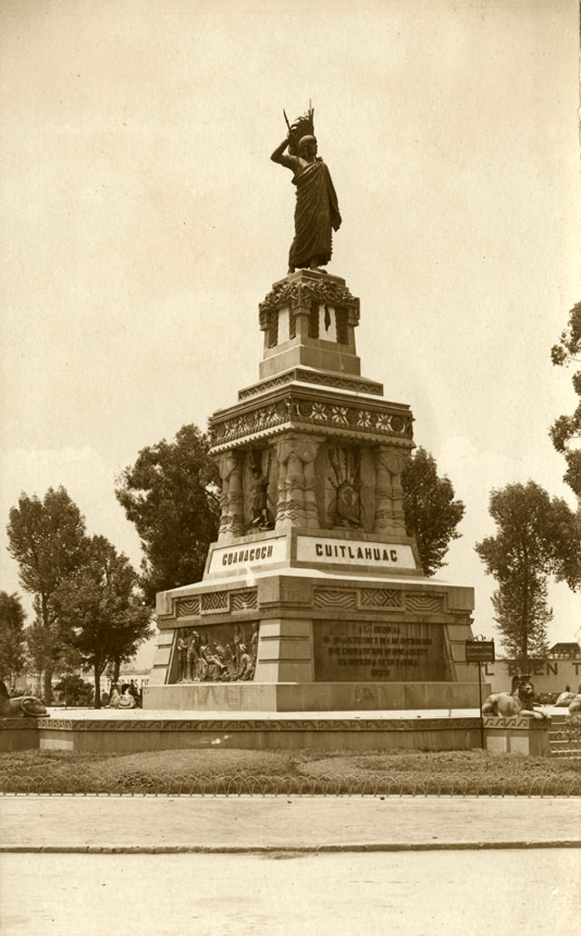 Monumento a Cuauhtemoc. Mexico City, 1904