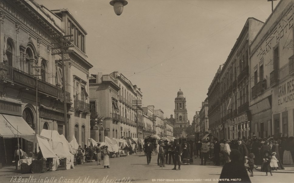 Booths in Calle Cinco de Mayo, Mexico City, 1904