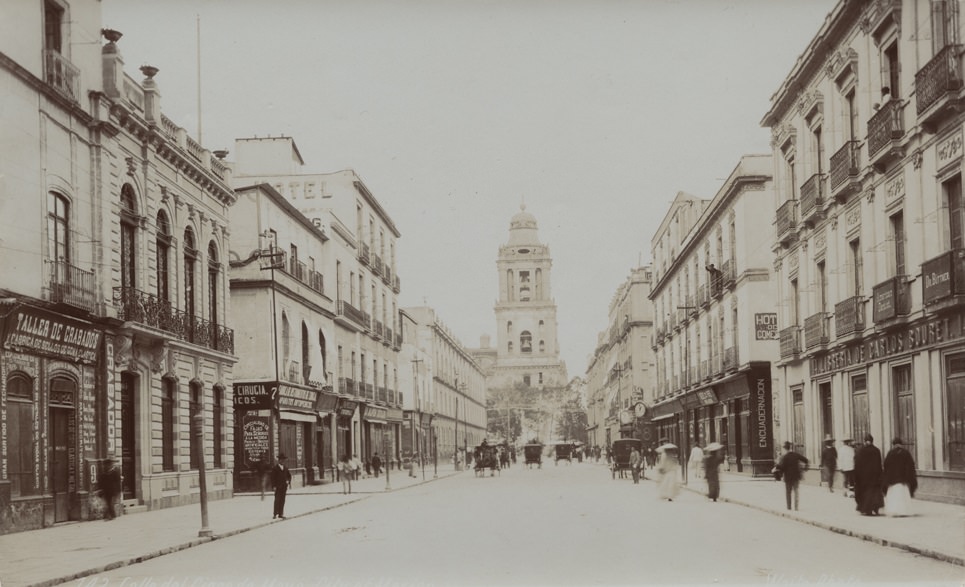 Calla del Cinco de Mayo, City of Mexico, 1904