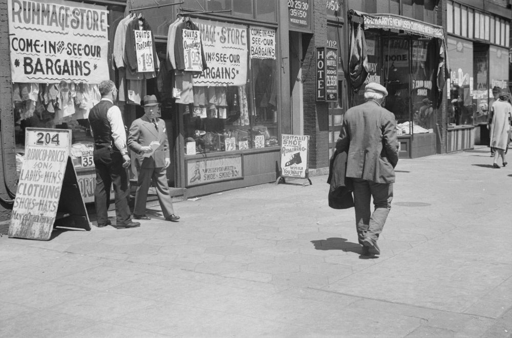 Coffe shops, cafes and hotels in Gateway District, Minneapolis, 1930s.