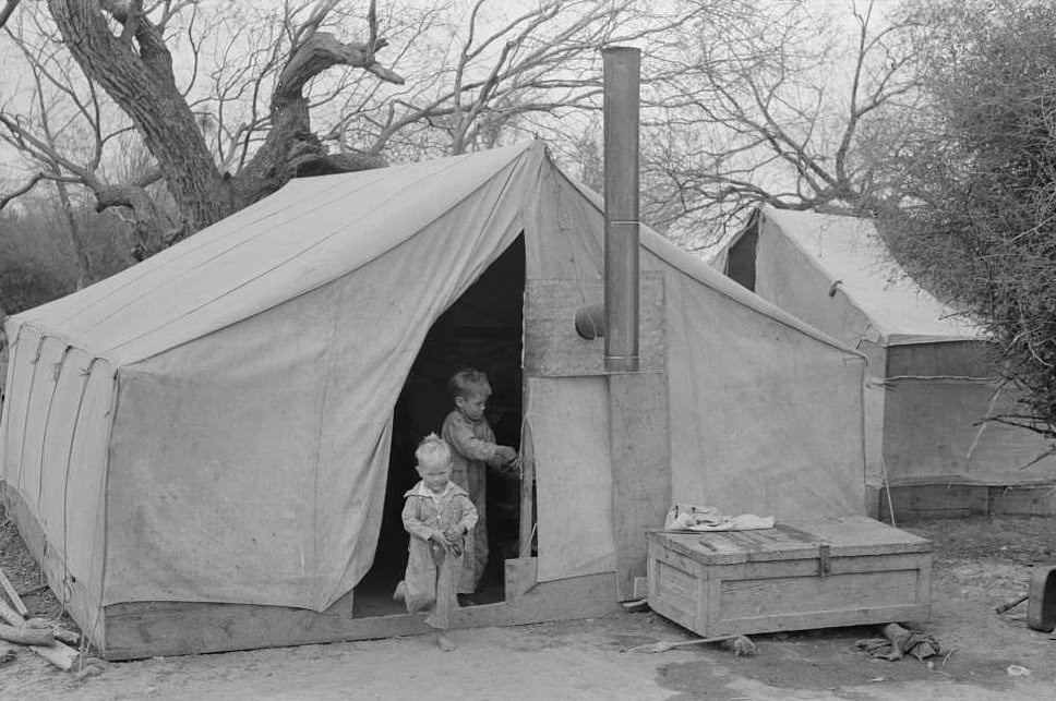 Tent home of white migrants near Harlingen, Texas.