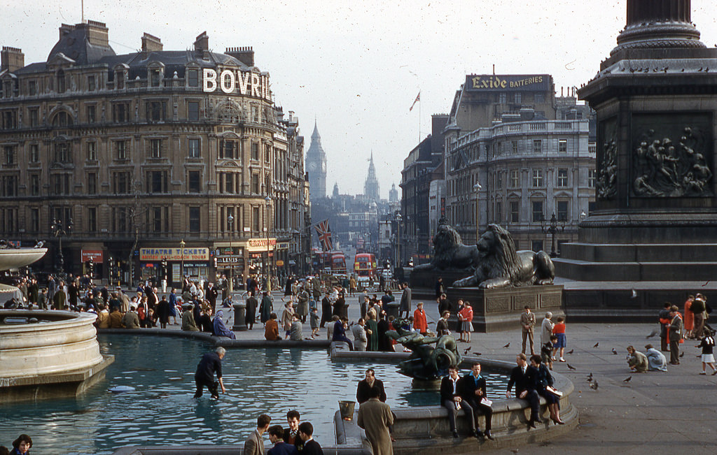 Trafalgar Fountain, 1953