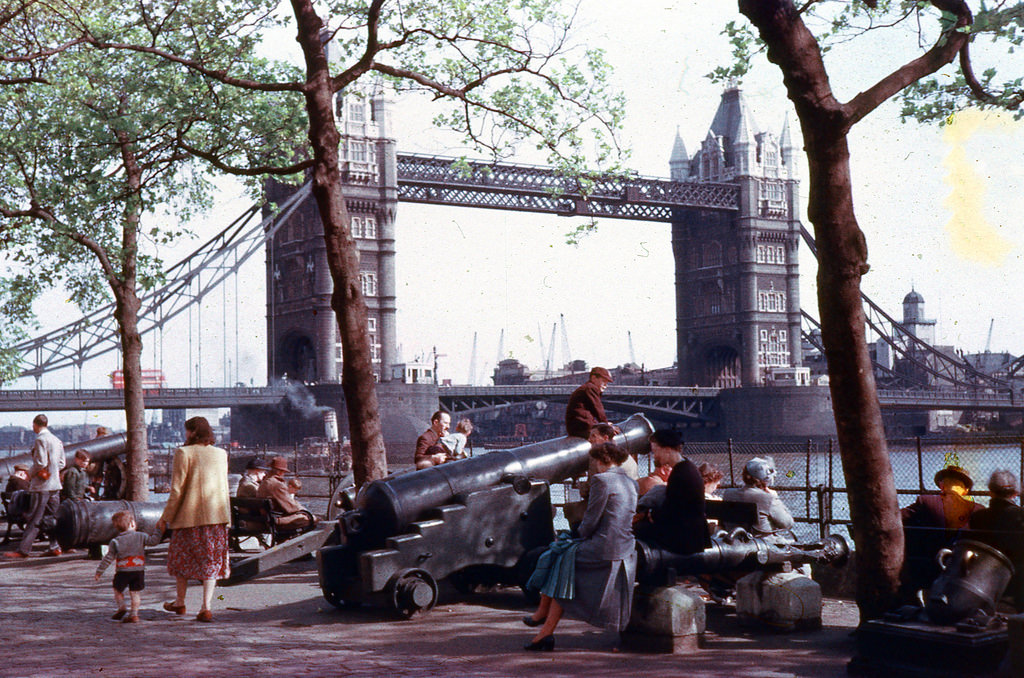 Tower bridge, 1953