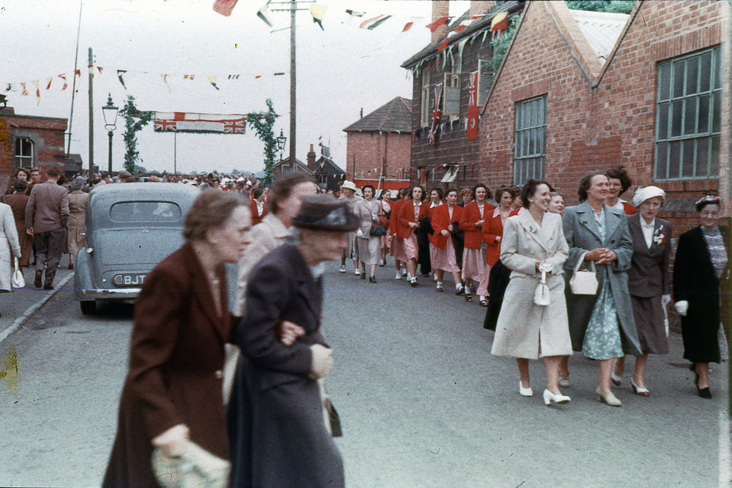 Women Walking, 1953
