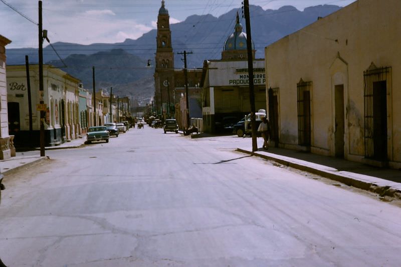 Street and church. Monterrey, March 1958