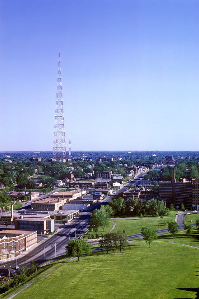 Kansas City looking south from the Liberty Memorial, May 1964