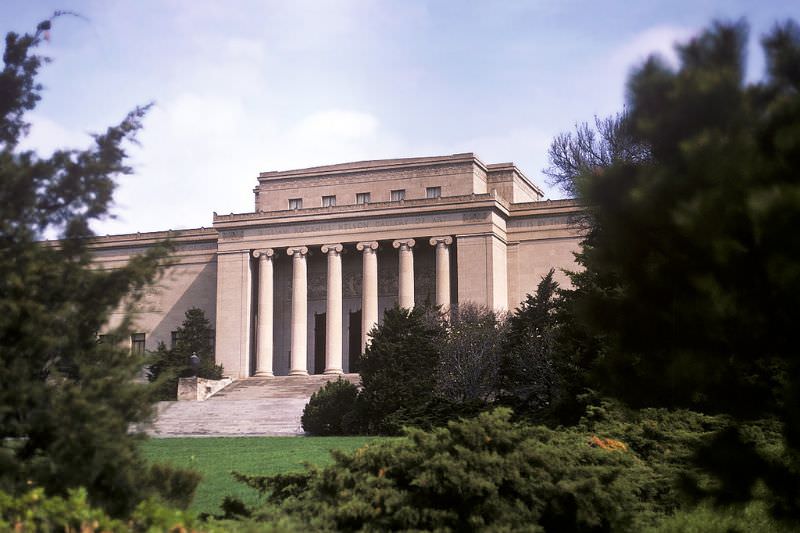 Nelson-Atkins Art Gallery in Kansas City, May 1964