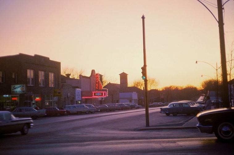 Aztec Theater in Shawnee, Kansas City, March 1964