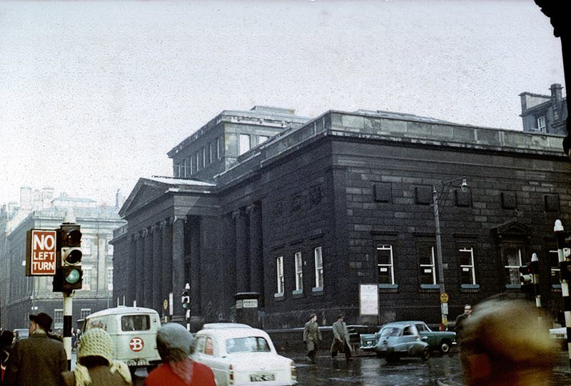 The Manchester City Art Gallery at the junction of Mosley Street and Princess Street, 1960s.