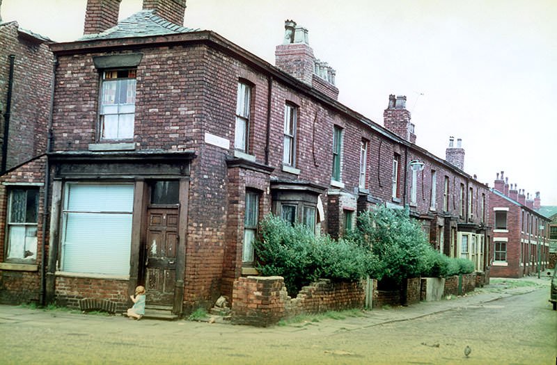 Terraced houses in Lucknow Grove, Hulme, mid 1960s.