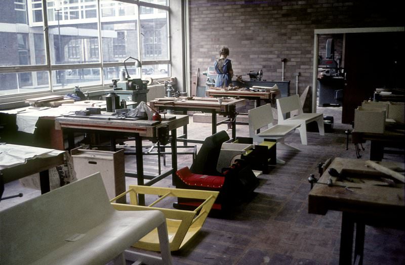 A student working in a studio at the Regional College of Art, Manchester, around 1962.