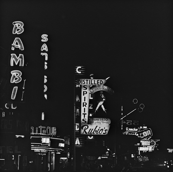 Nocturnal scene at Seventh Street and Avenida Revolución, 1964