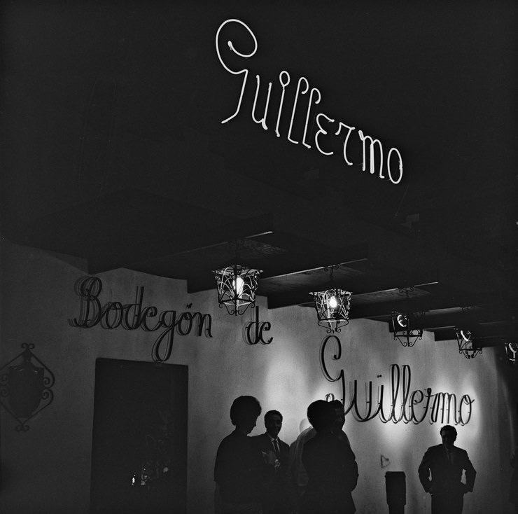 Bodegón de Guillermo, restaurant and caberet, one of the best restaurants of the day, a favorite of bullfighters and fans, 1964