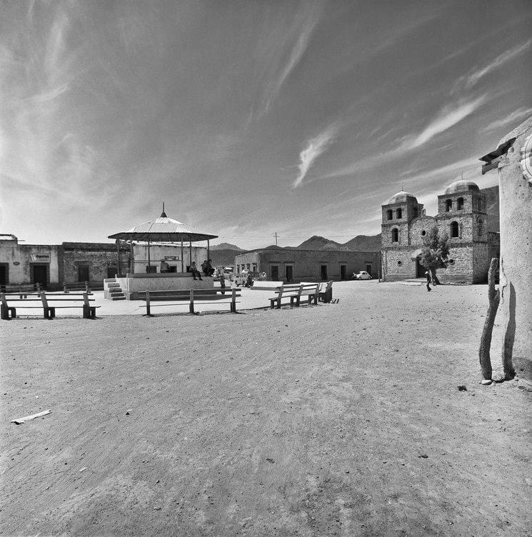 Plaza in Batuc, 1963