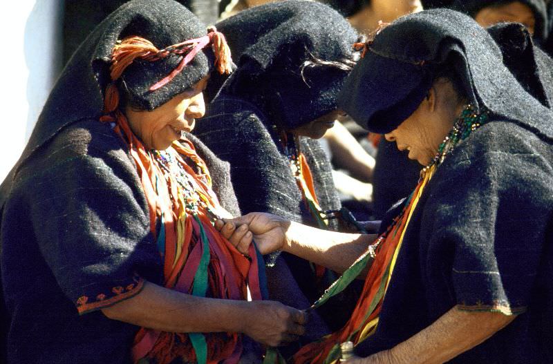 Chamula women participating in cambio de mayordomo, 1968