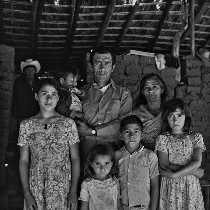 Carlos Guadalupe Aguilar Villavicencio family at Rancho Rosarito, 1972