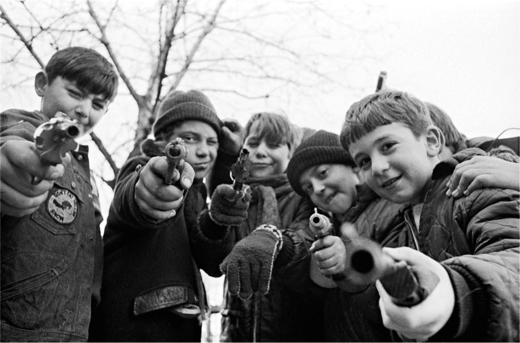 Boys with toy guns on 18th Street, 1971.